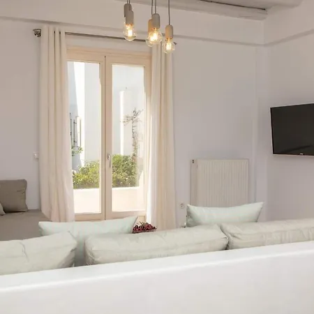 Sorokos 8 Naxos City