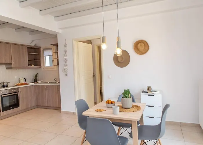 Sorokos 8 Naxos City